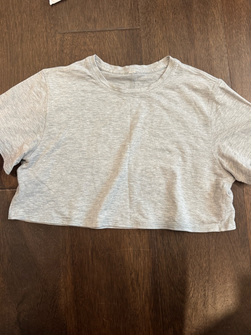 Lululemon Cropped tee